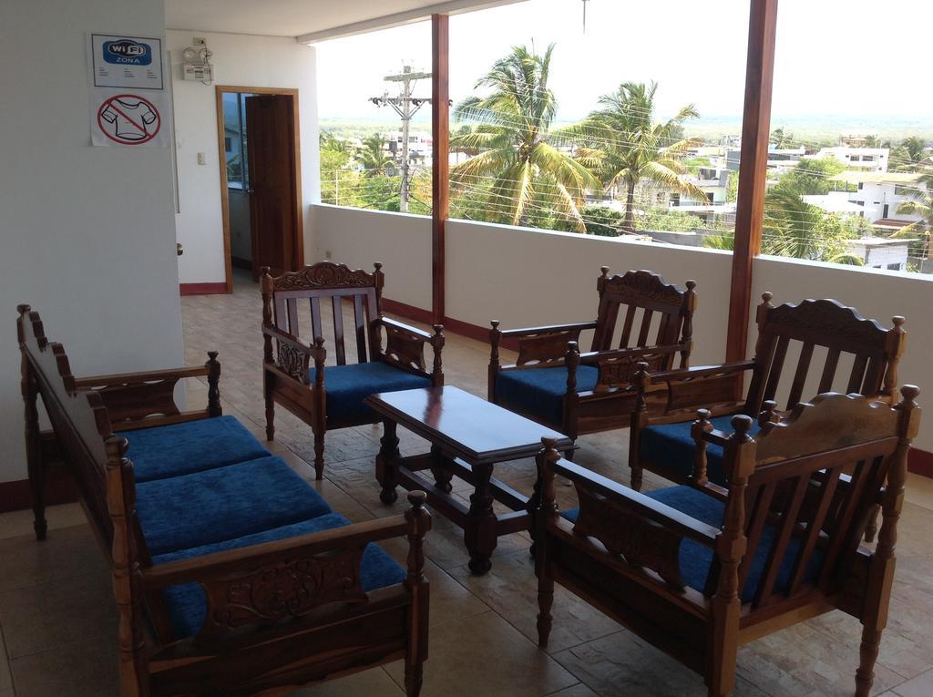 Gloria - Galapagos Inn Puerto Ayora  Bagian luar foto