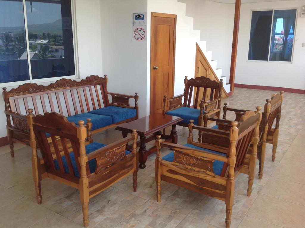 Gloria - Galapagos Inn Puerto Ayora  Bagian luar foto