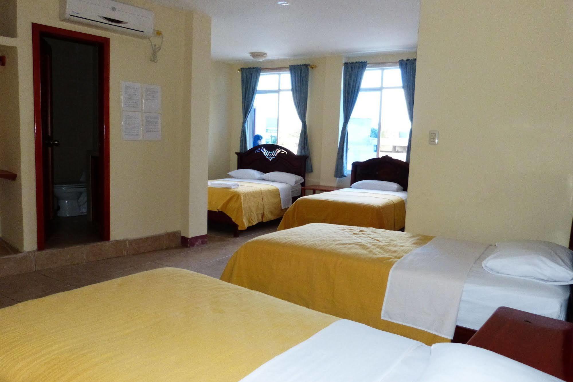 Gloria - Galapagos Inn Puerto Ayora  Bagian luar foto