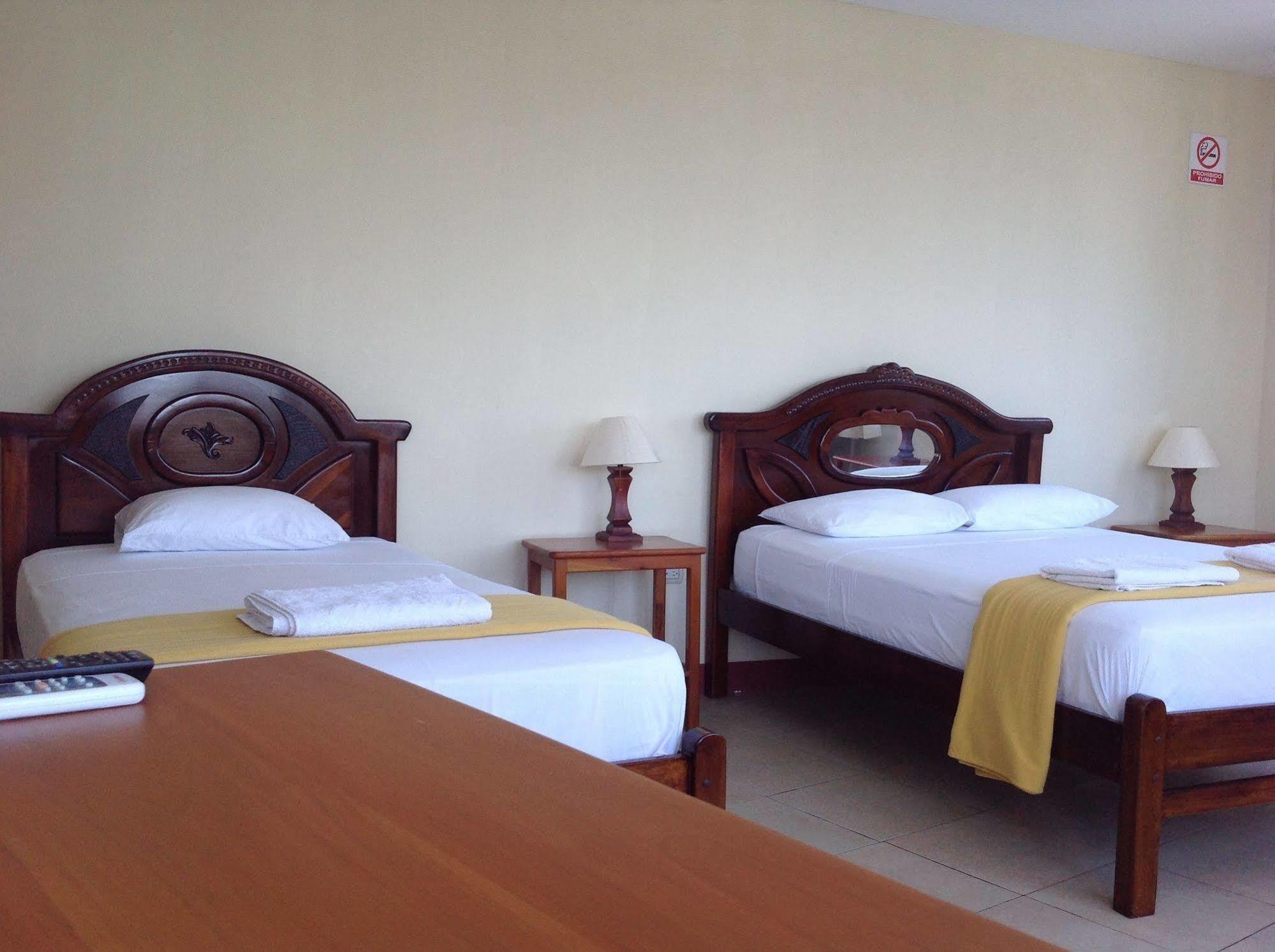 Gloria - Galapagos Inn Puerto Ayora  Bagian luar foto
