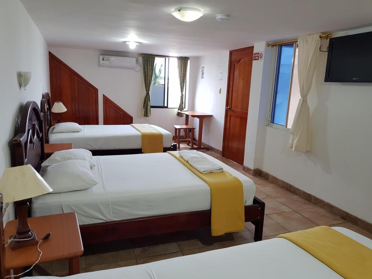 Gloria - Galapagos Inn Puerto Ayora  Bagian luar foto