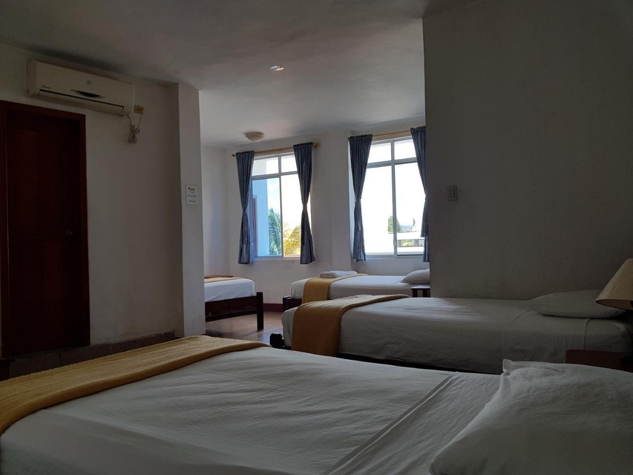 Gloria - Galapagos Inn Puerto Ayora  Bagian luar foto