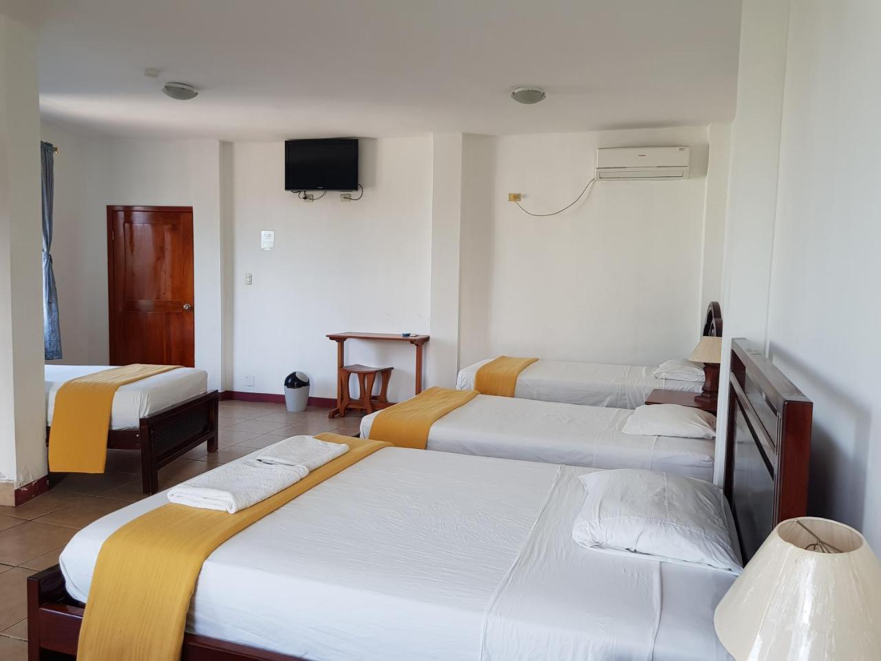 Gloria - Galapagos Inn Puerto Ayora  Bagian luar foto