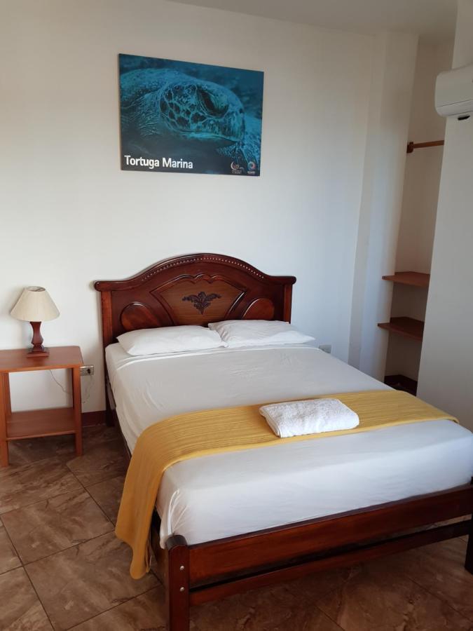 Gloria - Galapagos Inn Puerto Ayora  Bagian luar foto