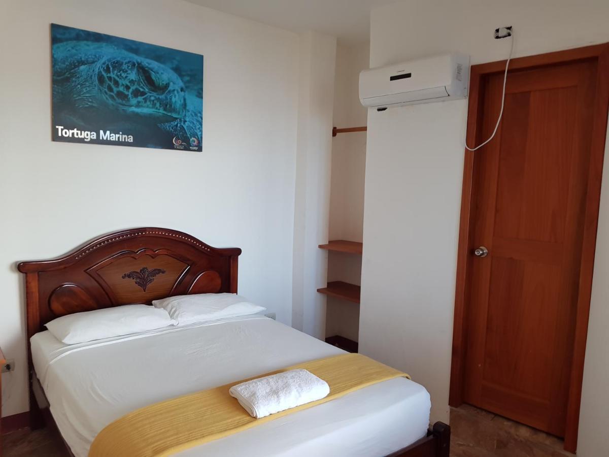 Gloria - Galapagos Inn Puerto Ayora  Bagian luar foto